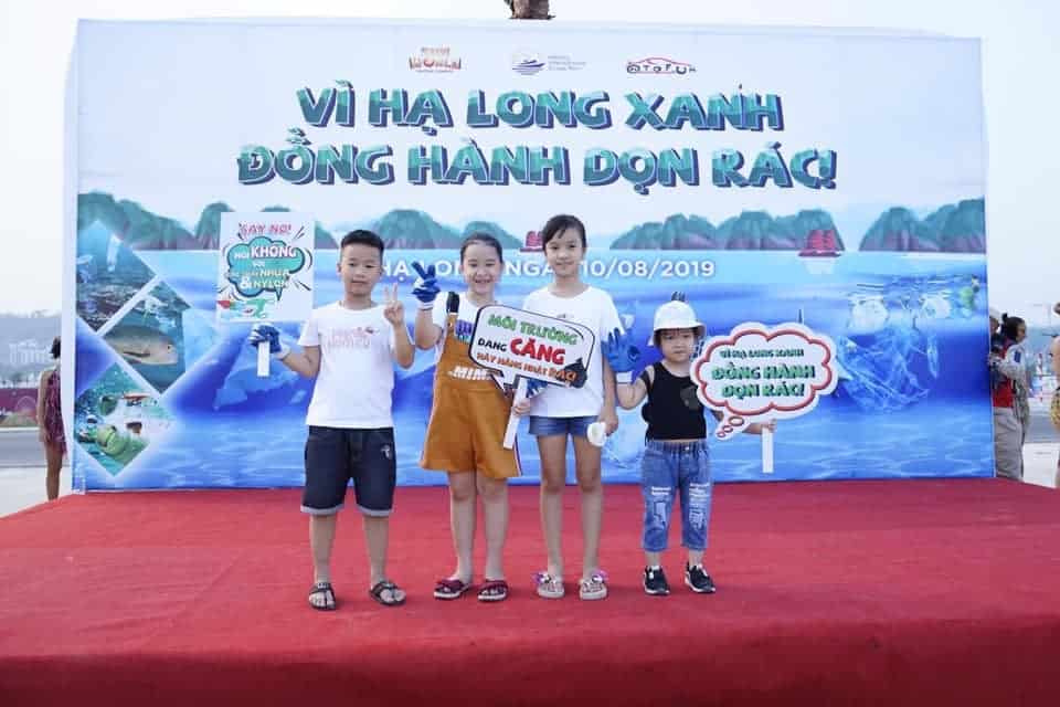 Vì Hạ Long xanh đồng hành dọn rác